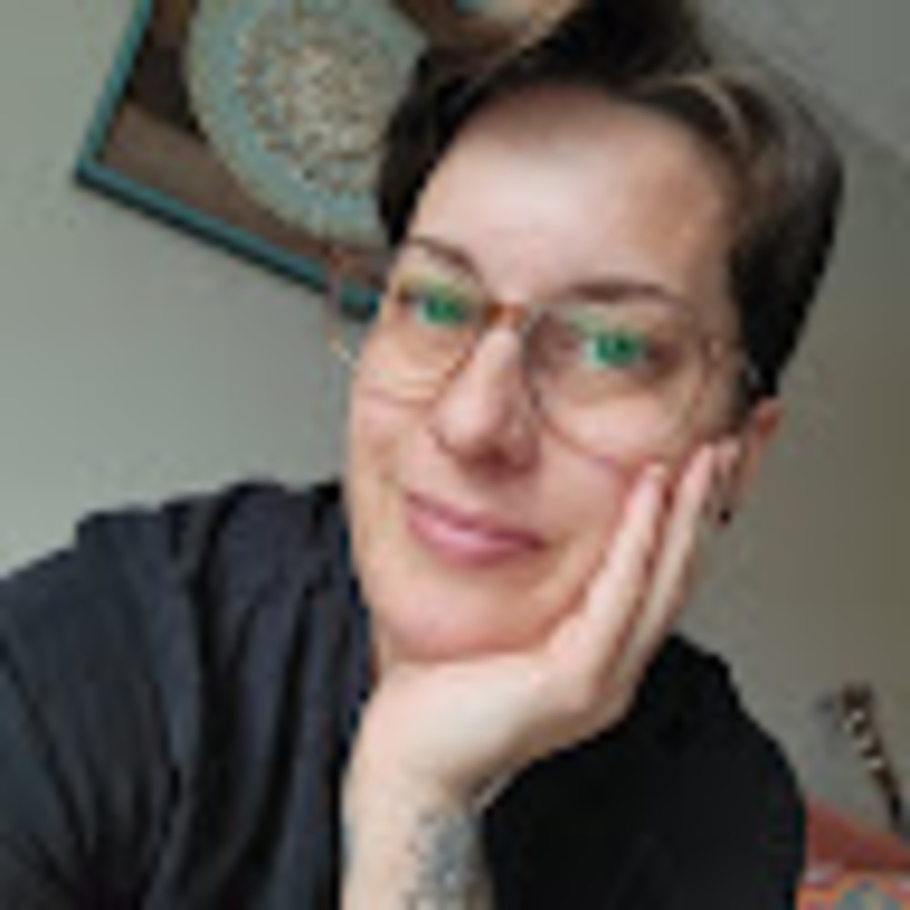 Meet your Posher, Ellis